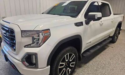 2021 GMC Sierra AT4