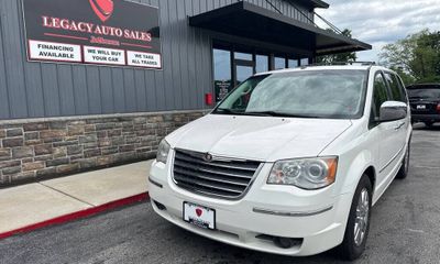 2008 Chrysler Town AND Country Limited