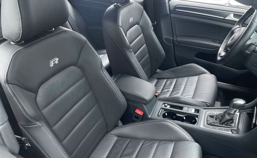 2016 Volkswagen Golf R Base W DCC