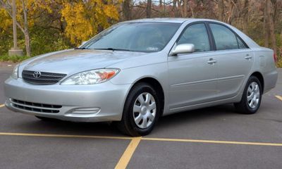 2004 Toyota Camry LE