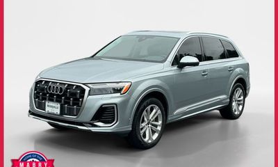 2025 Audi Q7 Quattro Premium Plus
