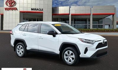 2025 Toyota RAV4 LE