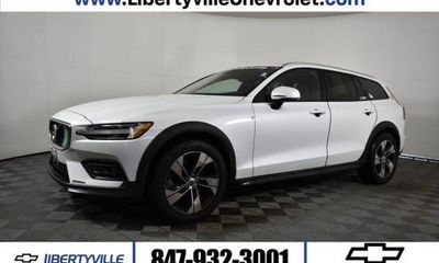 2021 Volvo V60CC Momentum