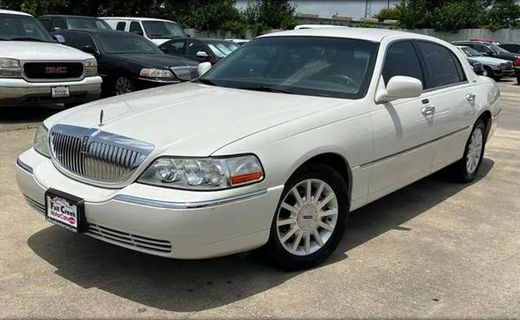 2006 Lincoln Town CAR Signature