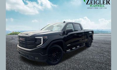 2023 GMC Sierra Elevation