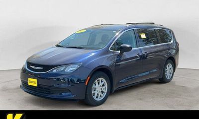 2020 Chrysler Voyager LX
