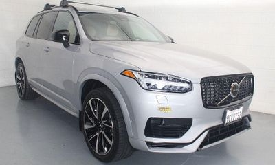 2023 Volvo XC90 Ultimate Dark