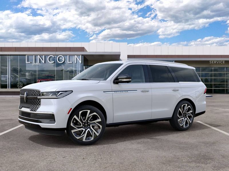 2027 Lincoln Navigator — a typically priced live listing