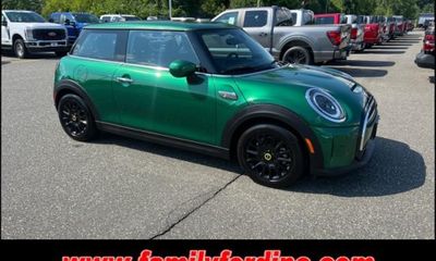 2023 Mini Hardtop SE Hatchback