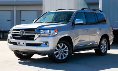 2017 Toyota Land Cruiser VX R