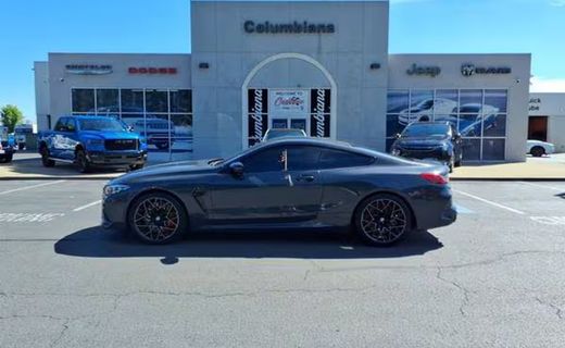 2022 BMW M8