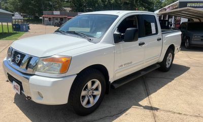 2011 Nissan Titan SV
