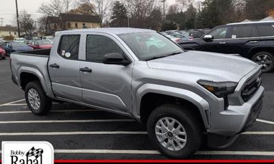 2025 Toyota Tacoma SR