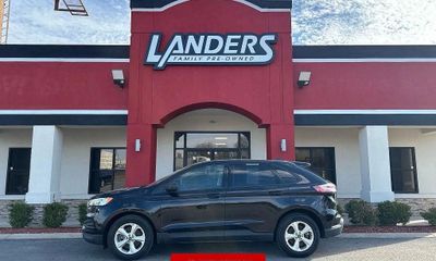 2022 Ford Edge SE