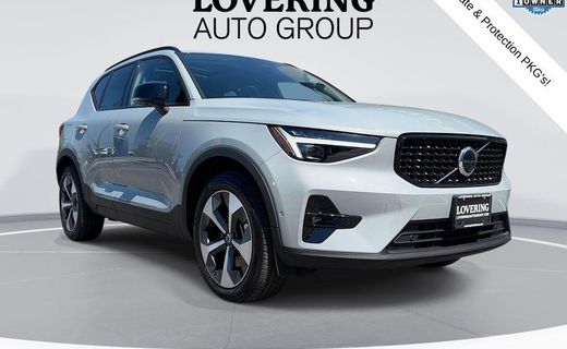 2026 Volvo XC40 Plus Dark