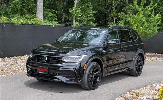 2024 Volkswagen Tiguan 4MOTION SE Black