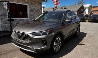 2022 Ford Escape SE Fhev