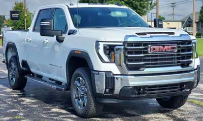2026 GMC Sierra HD SLE