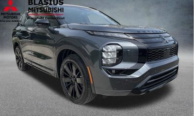 2026 Mitsubishi Outlander SEL Black Edition