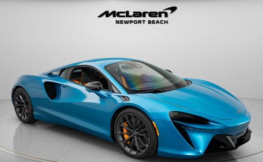 2023 McLaren Artura