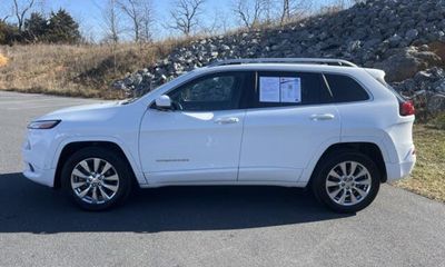 2017 Jeep Cherokee Overland