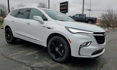 2023 Buick Enclave Essence