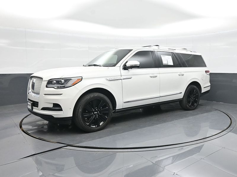 2024 Lincoln Navigator L — a typically priced live listing