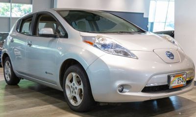 2012 Nissan Leaf SL