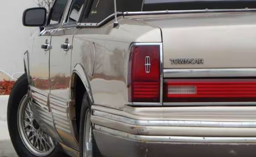 1992 Lincoln Town CAR