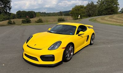 2016 Porsche Cayman GT4
