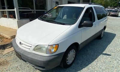 2003 Toyota Sienna CE