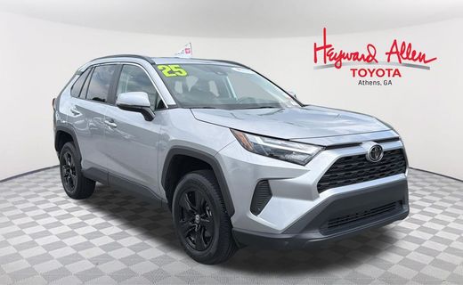 2025 Toyota RAV4 XLE