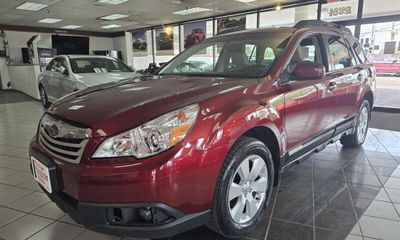 2011 Subaru Outback Premium M R