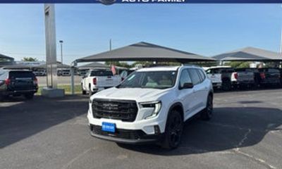 2026 GMC Acadia Elevation