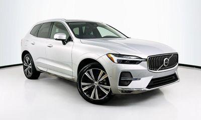 2023 Volvo XC60 Plus Bright