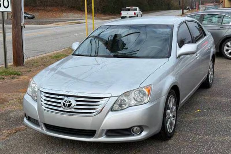 2008 Toyota Avalon — a typically priced live listing