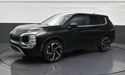 2022 Mitsubishi Outlander SE