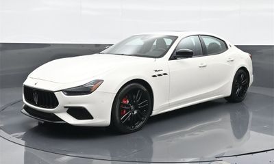 2024 Maserati Ghibli Modena Q4