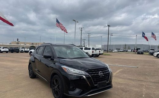 2023 Nissan Kicks SR