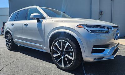 2023 Volvo XC90 Plus Bright