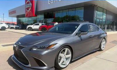 2019 Lexus ES 300H