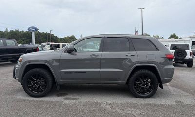 2019 Jeep Grand Cherokee Laredo