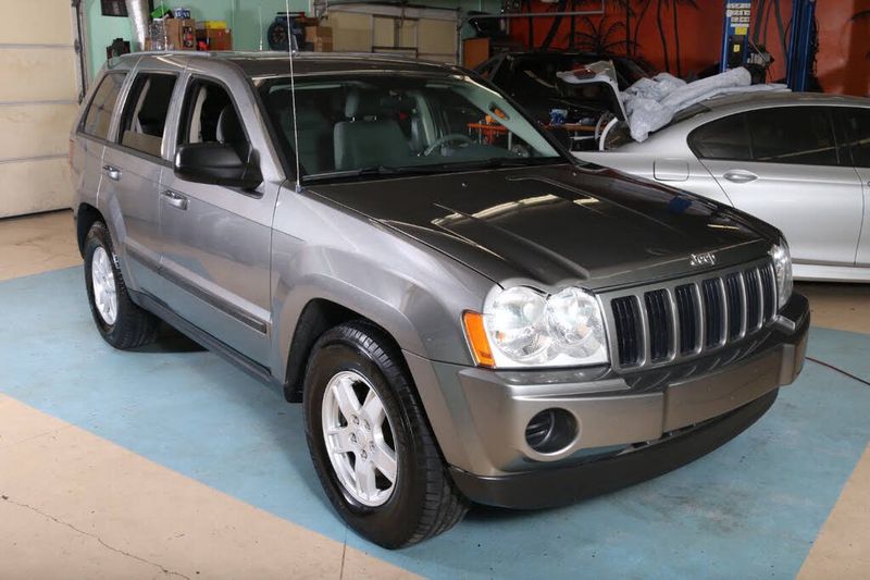 2007 Jeep Grand Cherokee — a typically priced live listing