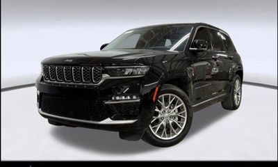 2022 Jeep Grand Cherokee Summit
