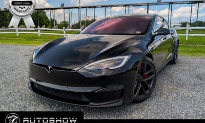 2023 Tesla Model S Plaid