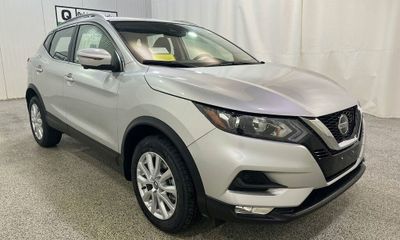 2022 Nissan Rogue Sport SV