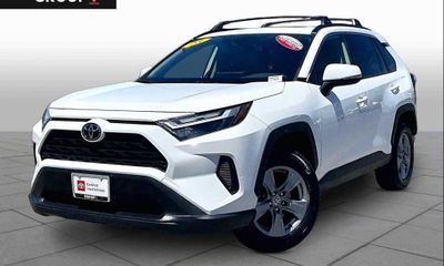 2023 Toyota RAV4 XLE