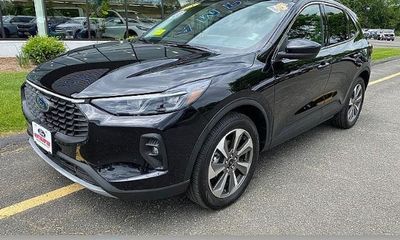 2025 Ford Escape Platinum