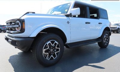 2026 Ford Bronco Outer Banks