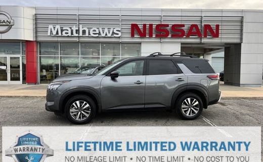 2024 Nissan Pathfinder SL